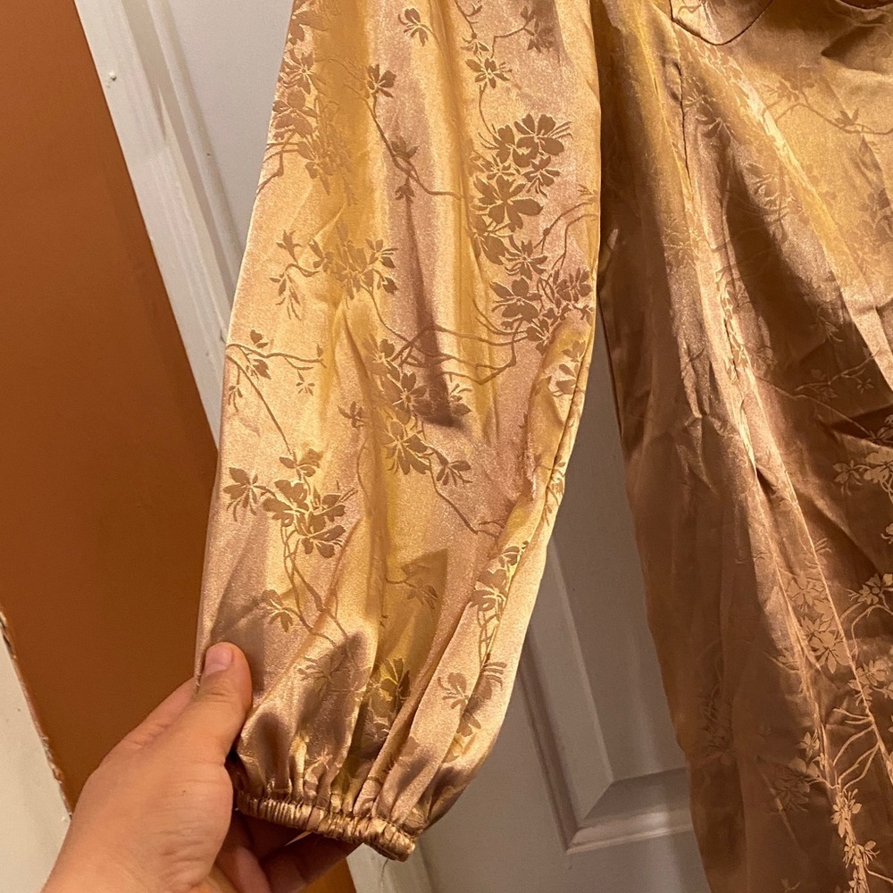 ❤️SHEIN Satin Brown Blouse with Lace Detail - Picture 3 of 8